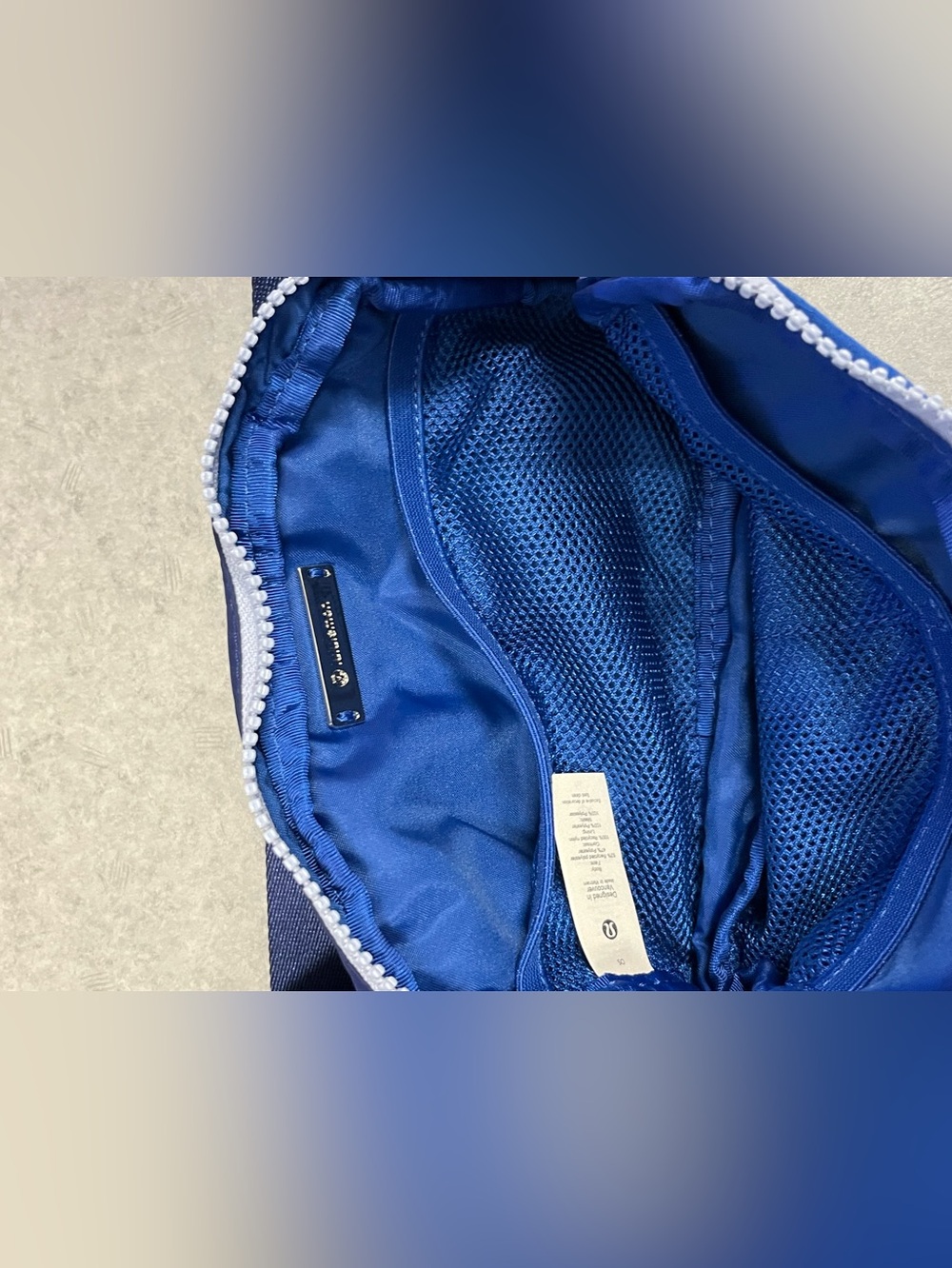 Lululemon Everywhere Belt Bag 1L Symphony Blue/Night Sea - Picture 4 of 6